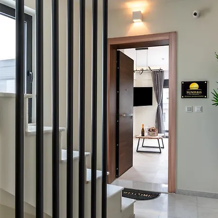 Sunhall Maisonette