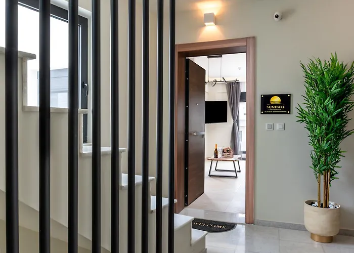 Sunhall Maisonette
