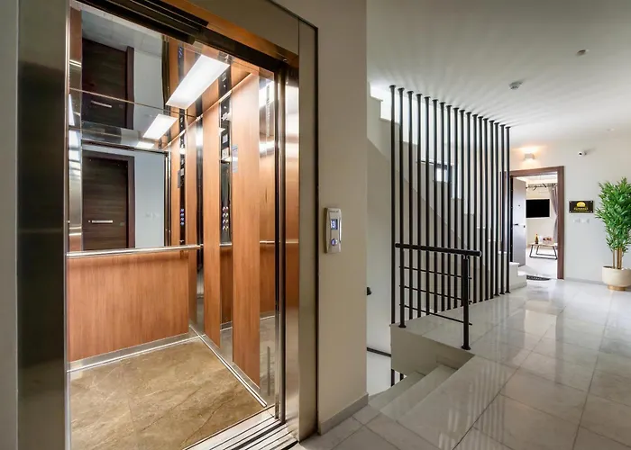 Sunhall Maisonette Apartamento